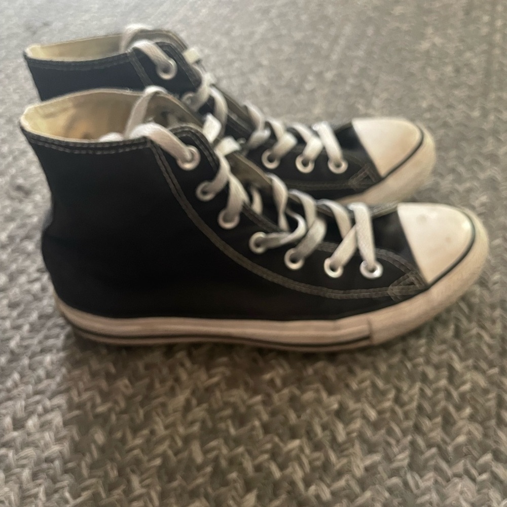 black hightop converse